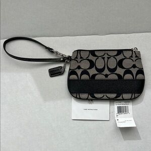 Coach SignatureC Wrislet Sm Purse F47790
